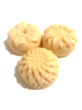 Load image into Gallery viewer, Lemongrass Sea Moss Soap